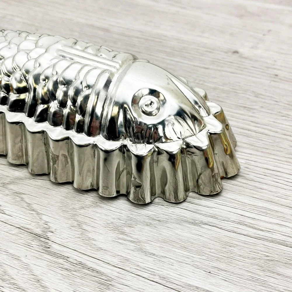 Vintage Tin Fish Mold:‎ Coastal Wall Decor (11 inches)